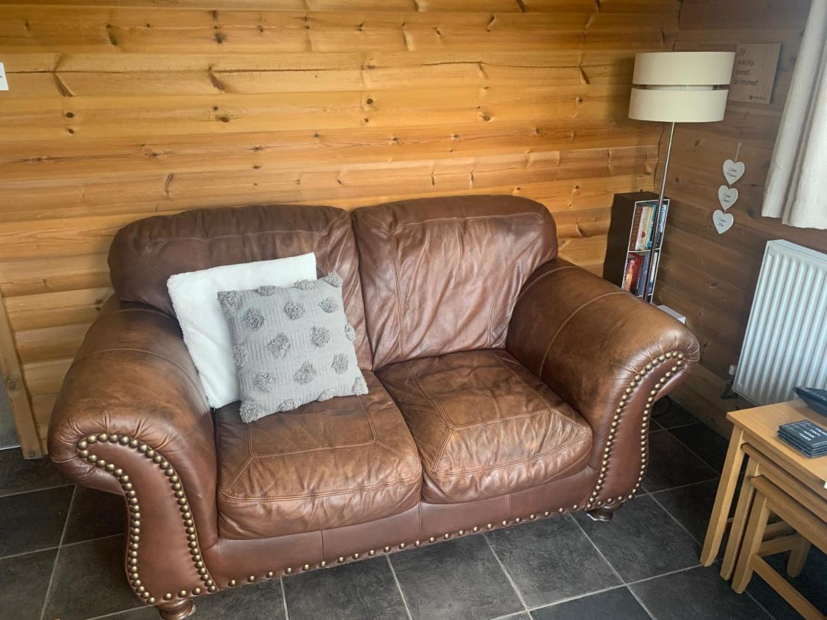 Swansea Log Cabin Pontardawe Luaran gambar