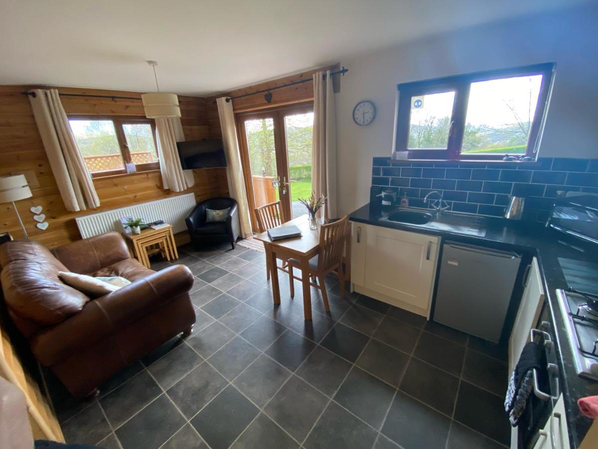 Swansea Log Cabin Pontardawe Luaran gambar
