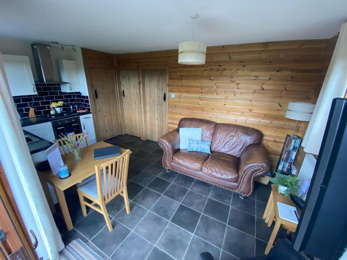 Swansea Log Cabin Pontardawe Luaran gambar