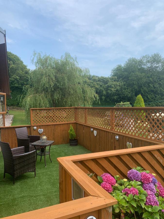 Swansea Log Cabin Pontardawe Luaran gambar
