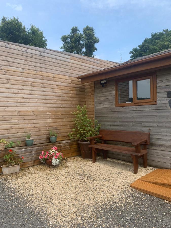 Swansea Log Cabin Pontardawe Luaran gambar