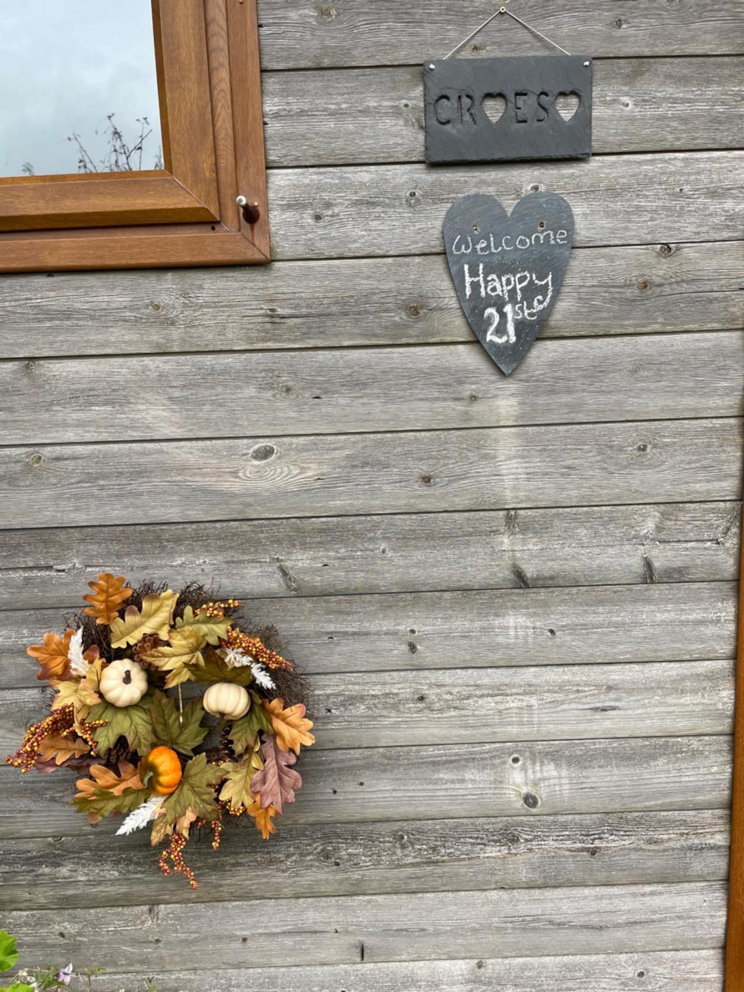 Swansea Log Cabin Pontardawe Luaran gambar