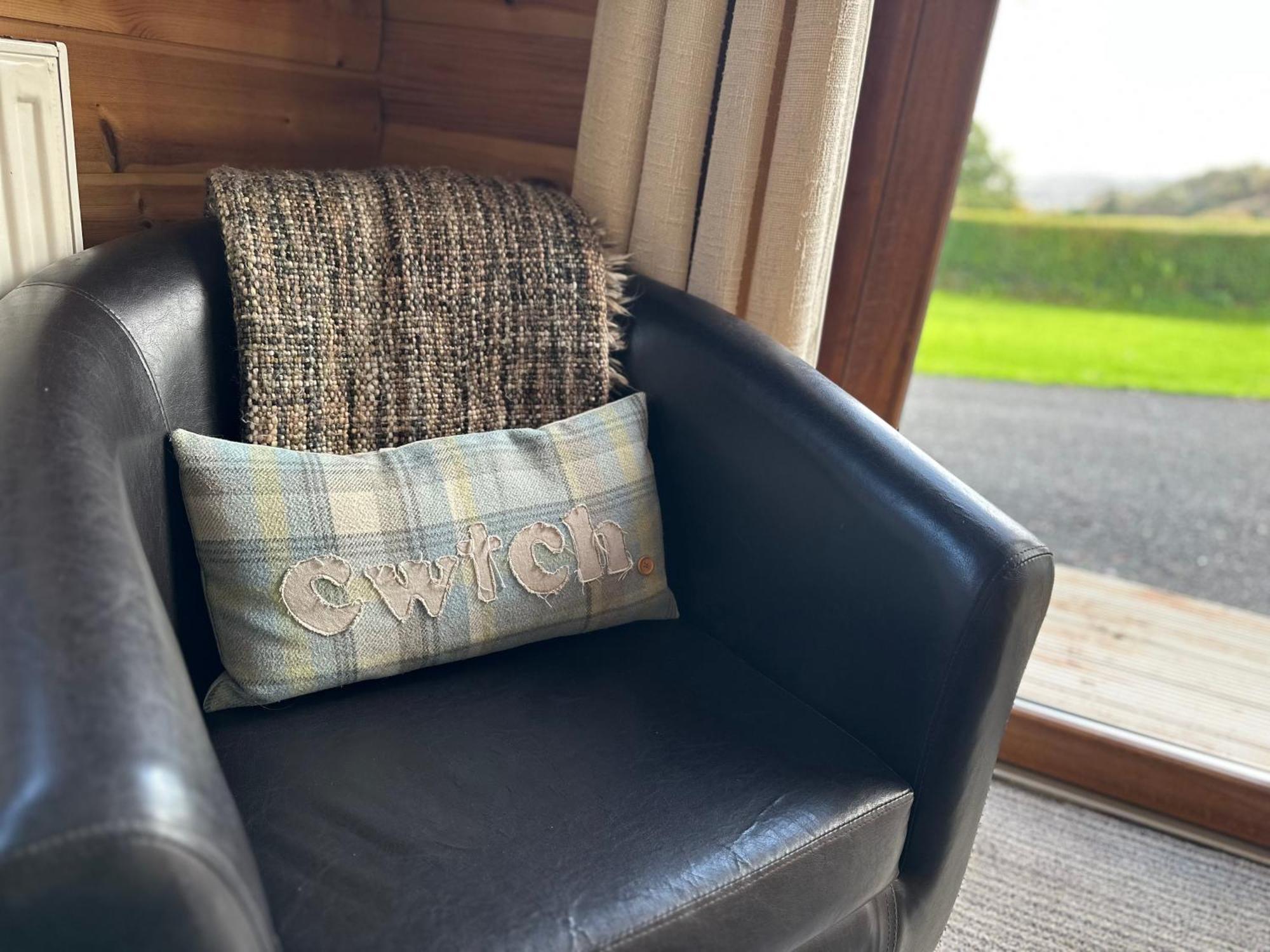 Swansea Log Cabin Pontardawe Luaran gambar