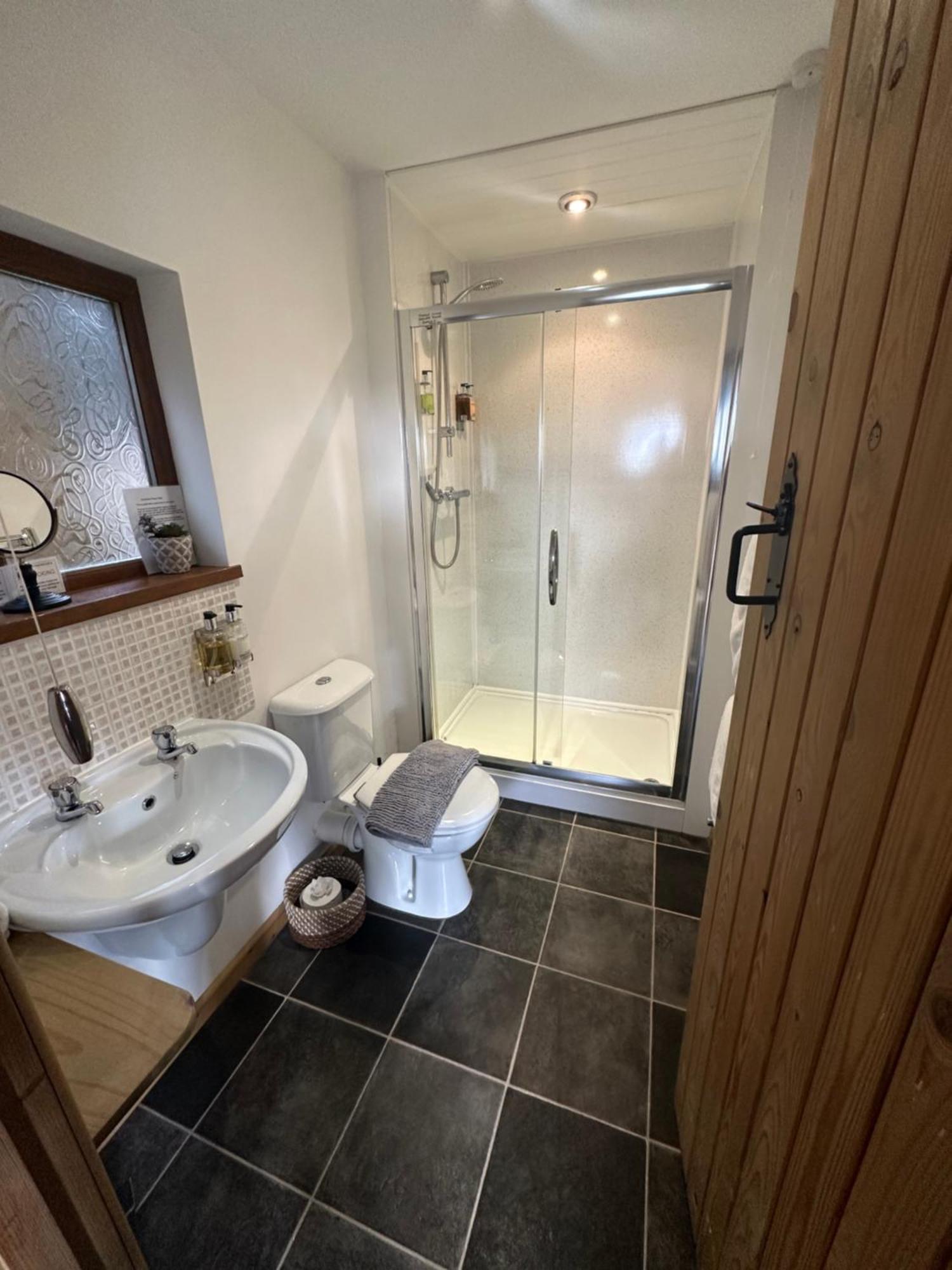 Swansea Log Cabin Pontardawe Luaran gambar