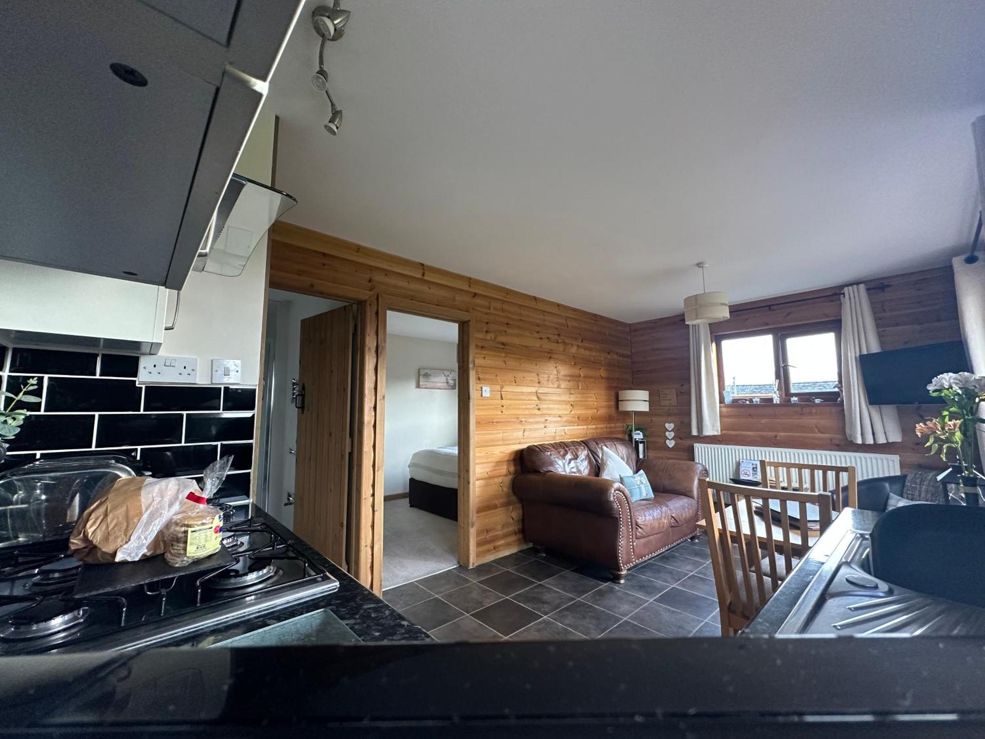 Swansea Log Cabin Pontardawe Luaran gambar