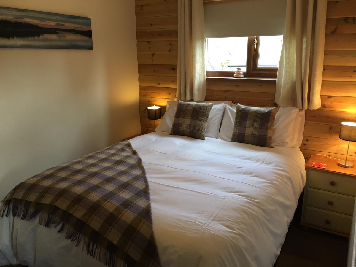 Swansea Log Cabin Pontardawe Luaran gambar