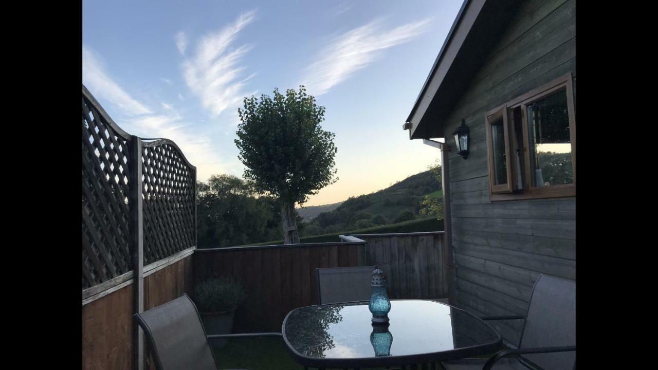 Swansea Log Cabin Pontardawe Luaran gambar